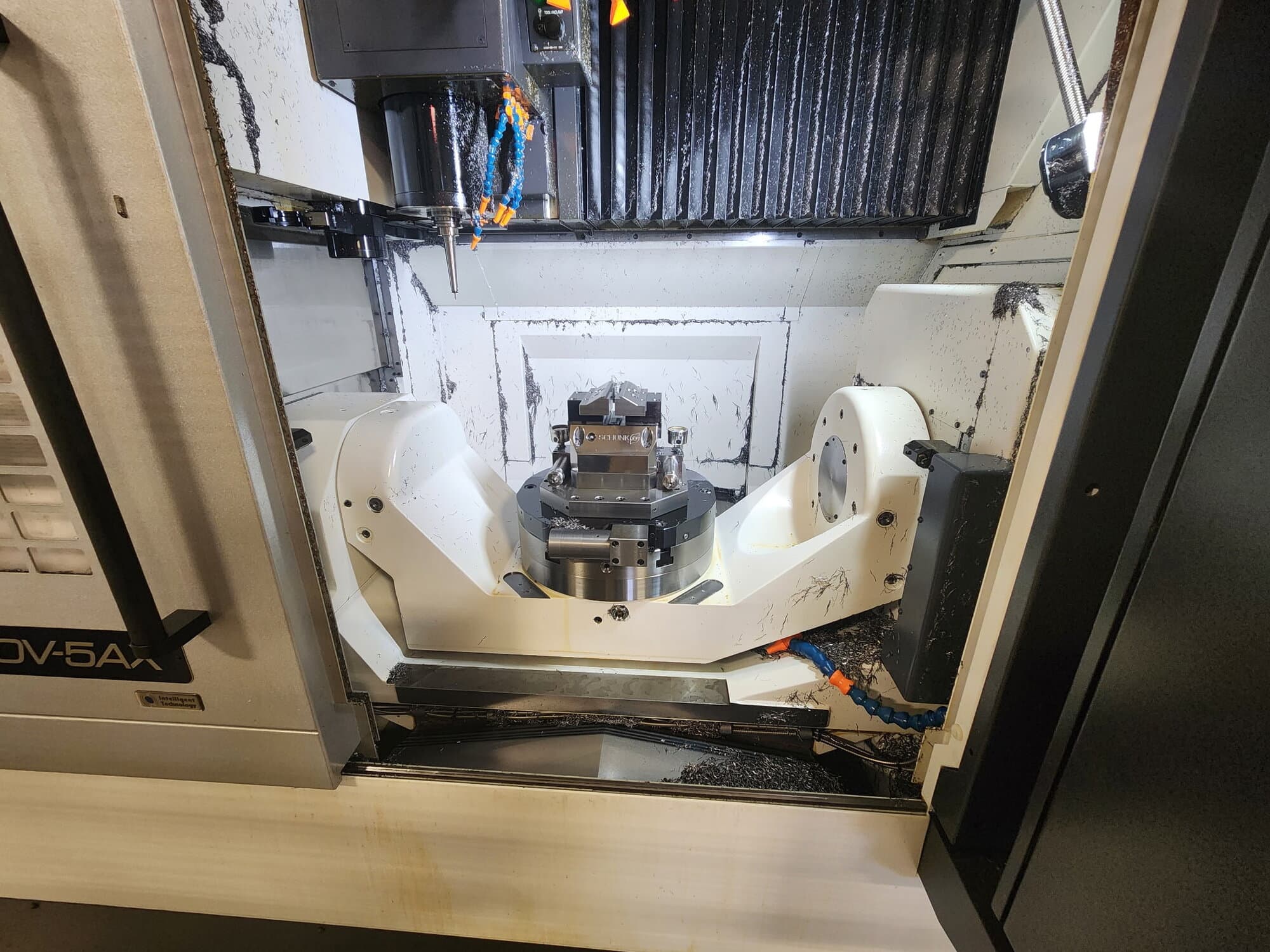 Okuma Genos M460V-5AX 5-Axis CNC VMC, 2021 - Robot Loader, Blum Laser, 1,000 PSI TSC, Mist Collector - Image 2