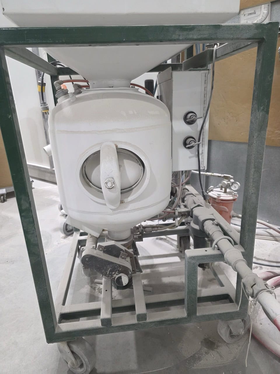 SpongeJet Sponge Media Blaster with Recycler 35E-CE and Fresh Air Hood, 2012 - Image 8