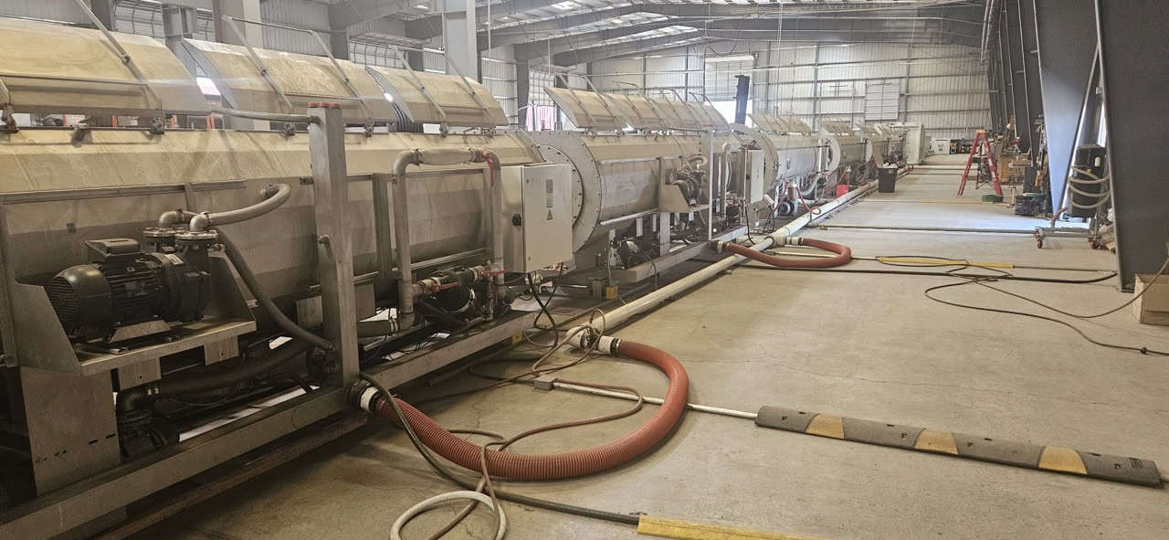 Battenfeld Helix II 630 VFI+FDC Pipe Extrusion Line, 2020 - solEx NG-90 Single Screw Extruder, Feeders, Vac Tanks, CoolTanks - Image 9