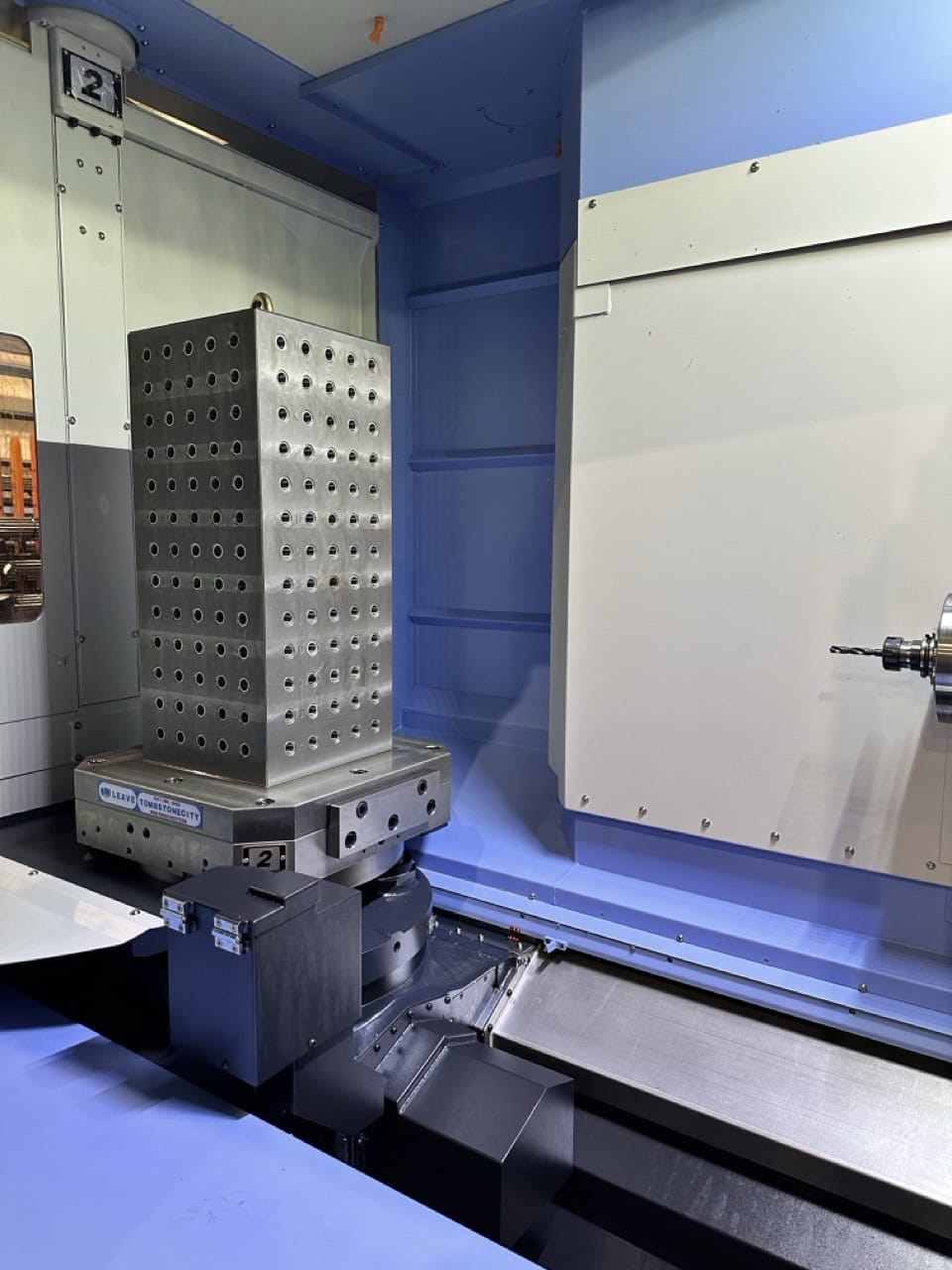 Doosan NHP 5000 HMC, 2021 - LNS Turbo MH250 Chip Conveyor, Probe, Tool Setter, 12 Cutting hours on machine!! - Image 3