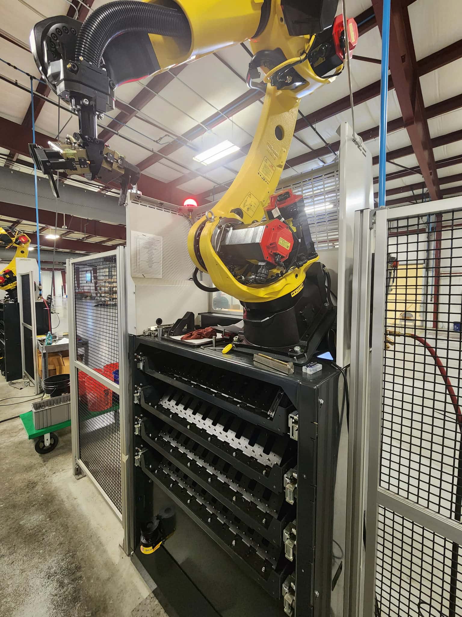 Okuma Genos M460V-5AX 5-Axis CNC VMC, 2021 - Robot Loader, Blum Laser, 1,000 PSI TSC, Mist Collector - Image 4
