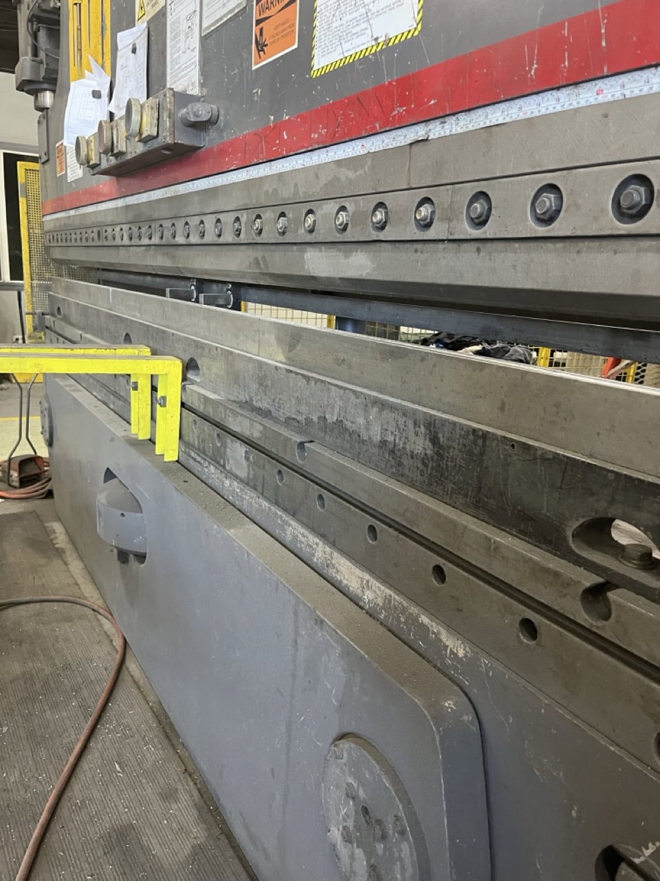 135 Ton x 12' Cincinnati 135AF10 CNC Press Brake, 1991 - 4 Axis CNC Control, AutoCrown - Image 4