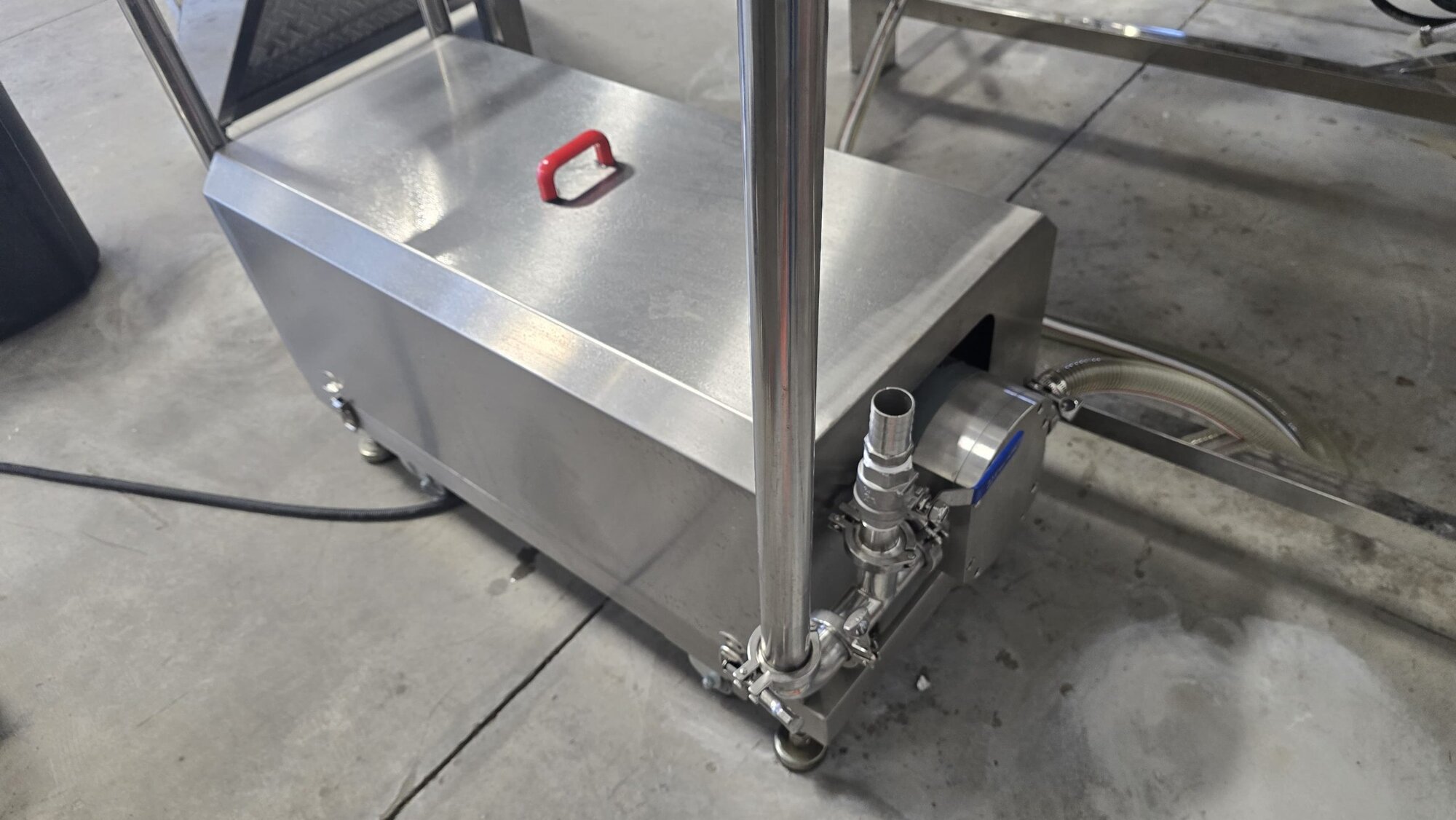 Samfull SF-720-8 8 Lane Liquid Stick Pack Machine with Counter, Cartoner, 1000L Homogenizing Mixer and Transfer Pump, 2024 - Complete Liquid Stick Pack Processing and Packaging Line - Image 3