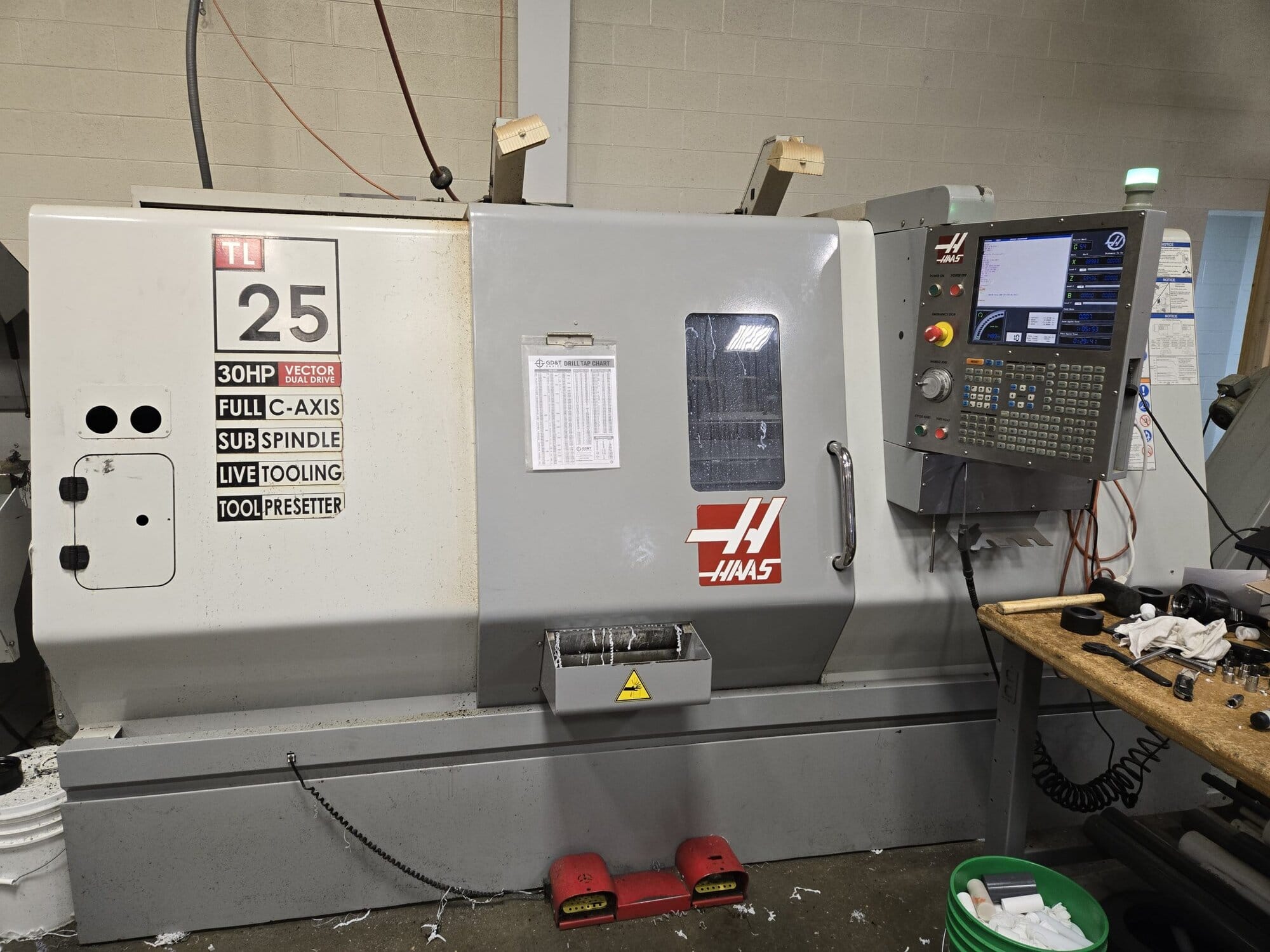 Haas TL-25 CNC Lathe, 2008 - Live Tooling, Sub Spindle, Servo Bar 300 Feeder