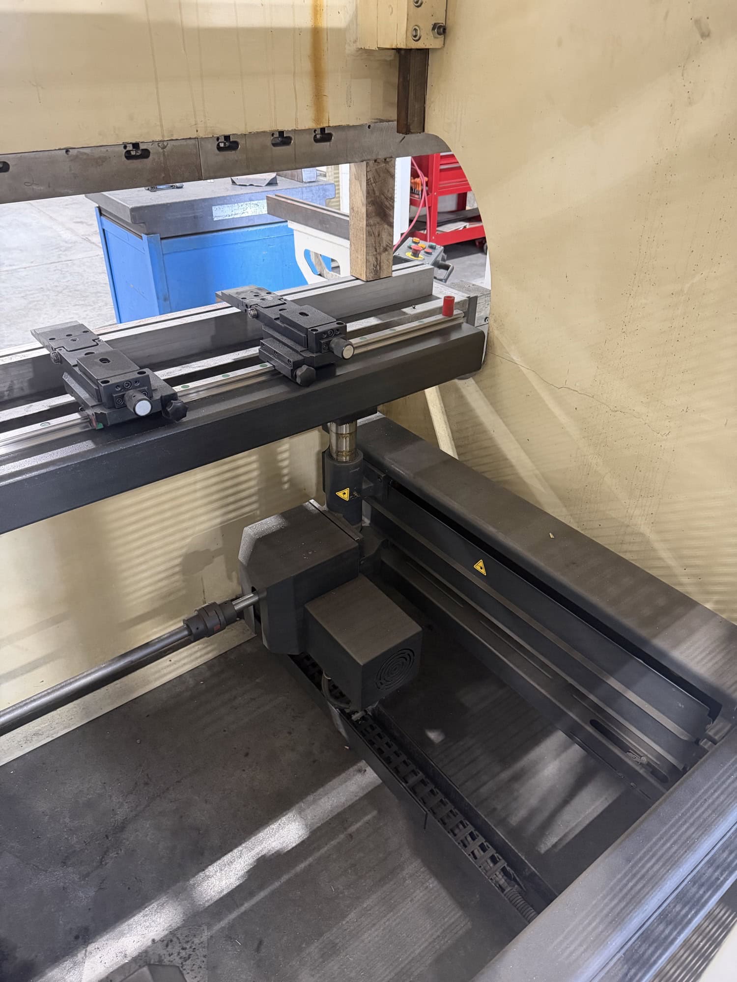 66 Ton x 6' Baykal APHS-21060 CNC Press Brake, 2014 - Very Light Usage - Image 6