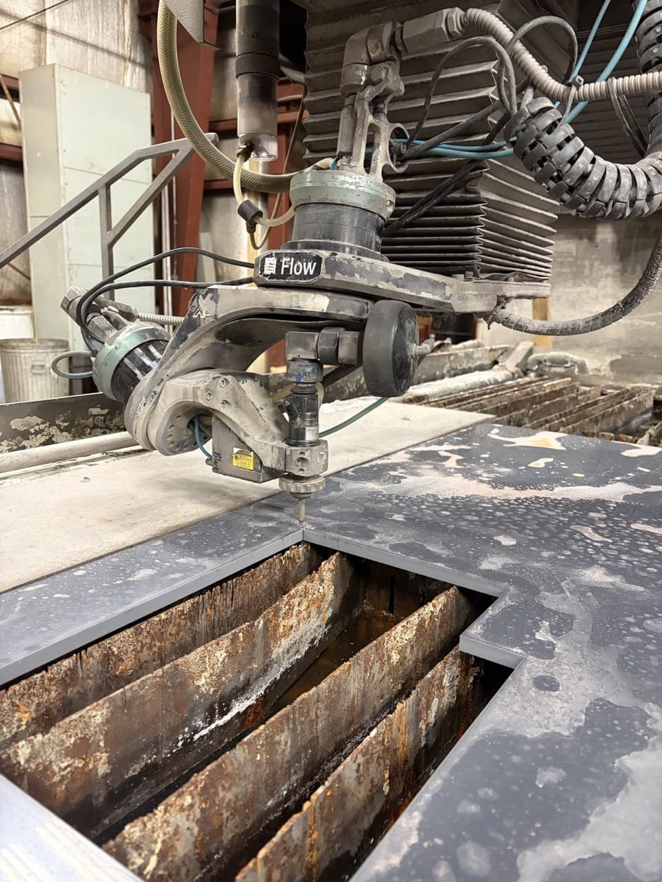 13' x 6' Flow Mach3 4020B XD CNC Waterjet, 2016 - 5-Axis XD Cutting Head - Image 4