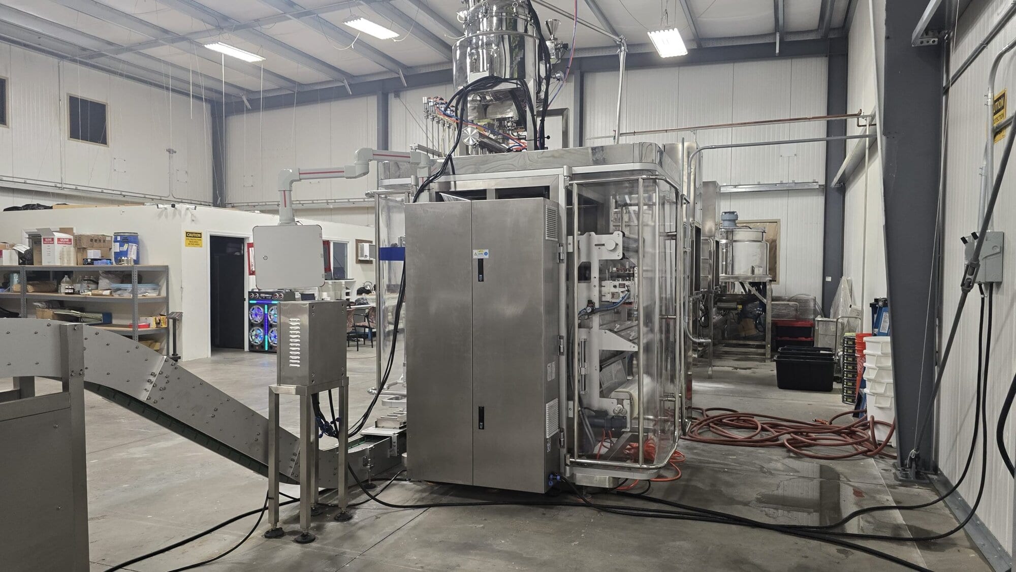 Samfull SF-720-8 8 Lane Liquid Stick Pack Machine with Counter, Cartoner, 1000L Homogenizing Mixer and Transfer Pump, 2024 - Complete Liquid Stick Pack Processing and Packaging Line - Image 5