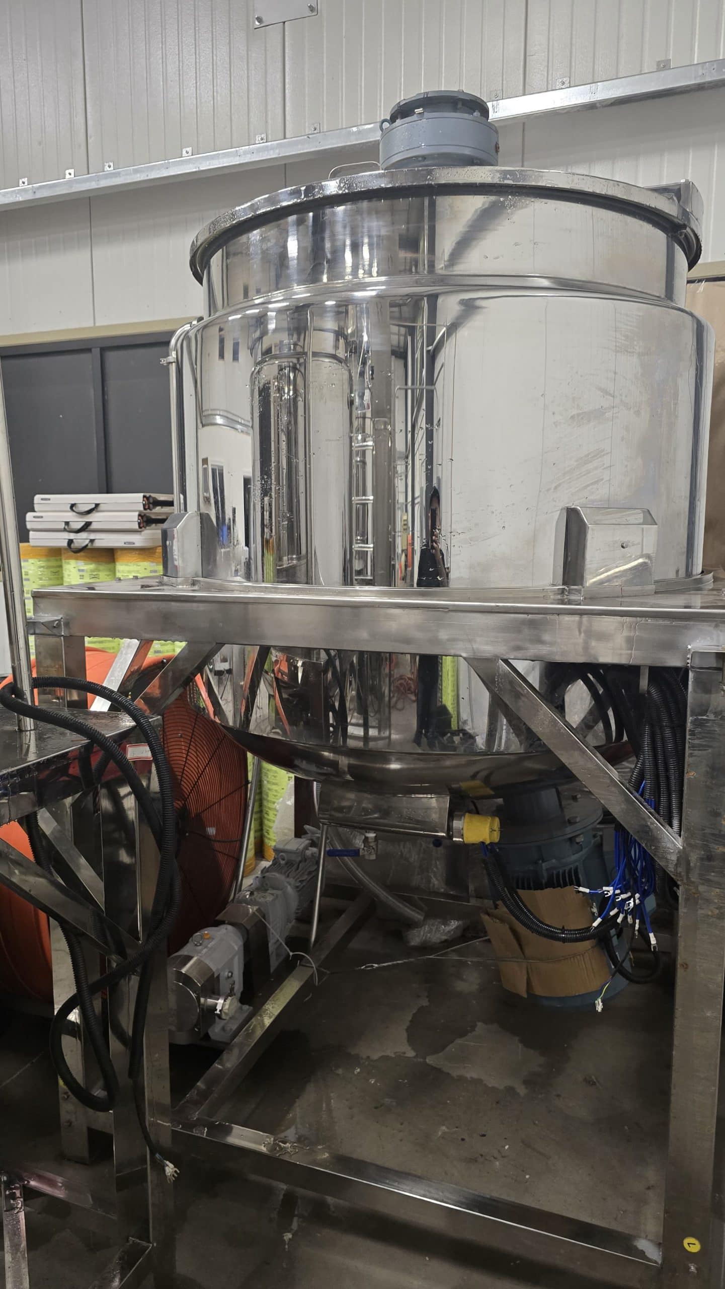 Samfull SF-720-8 8 Lane Liquid Stick Pack Machine with Counter, Cartoner, 1000L Homogenizing Mixer and Transfer Pump, 2024 - Complete Liquid Stick Pack Processing and Packaging Line - Image 9