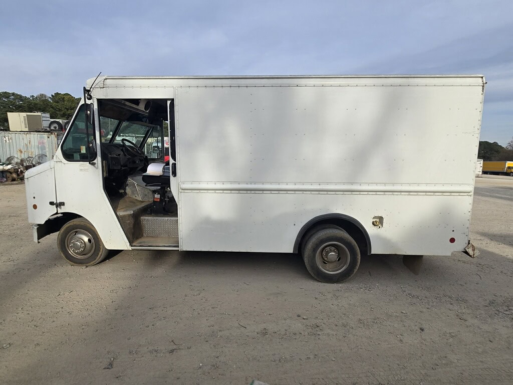 Ford Econoline E-350 Step Van, 2013 – 5.4L V8 Ready for Work - Image 6