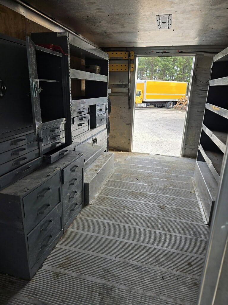 Ford Econoline E-350 Step Van, 2013 – 5.4L V8 Ready for Work - Image 8