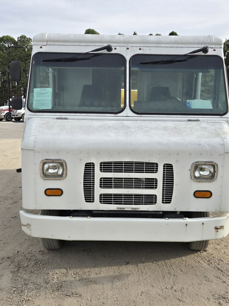 Ford Econoline E-350 Step Van, 2013 – 5.4L V8 Ready for Work - Image 10
