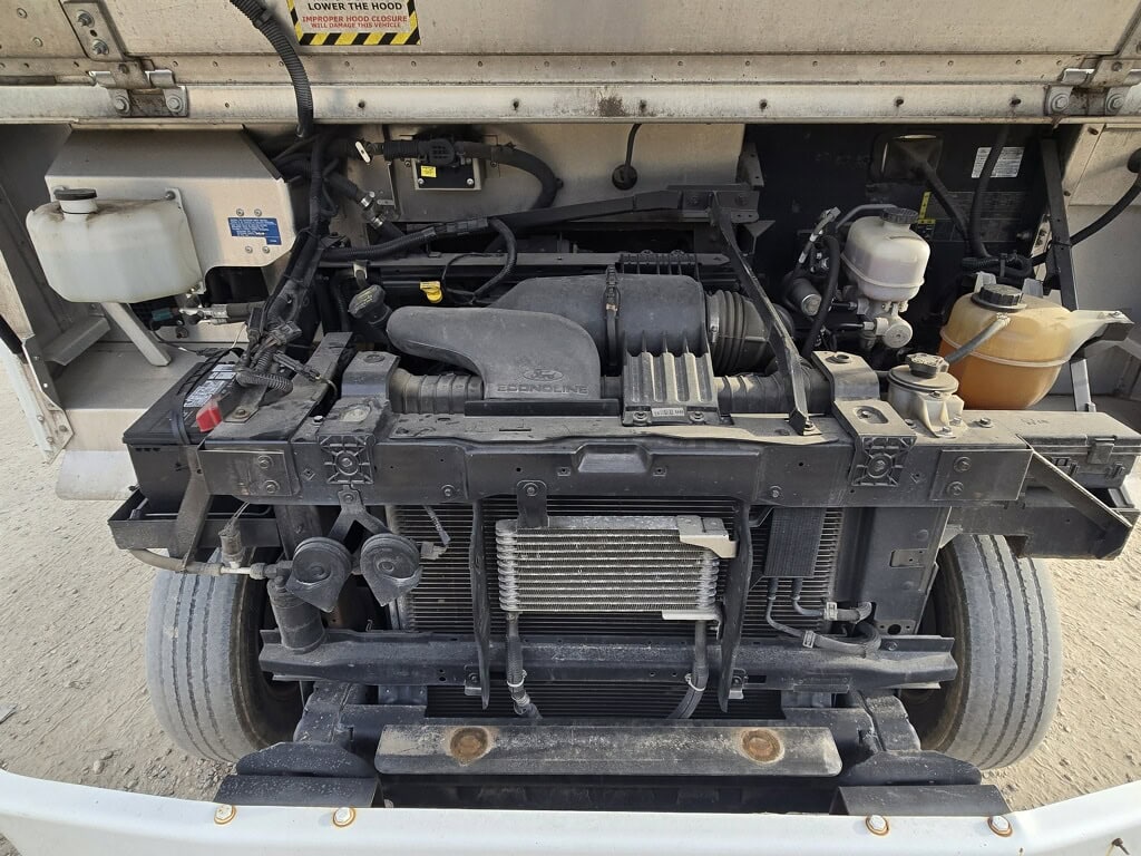 Ford Econoline E-350 Step Van, 2013 – 5.4L V8 Ready for Work - Image 12