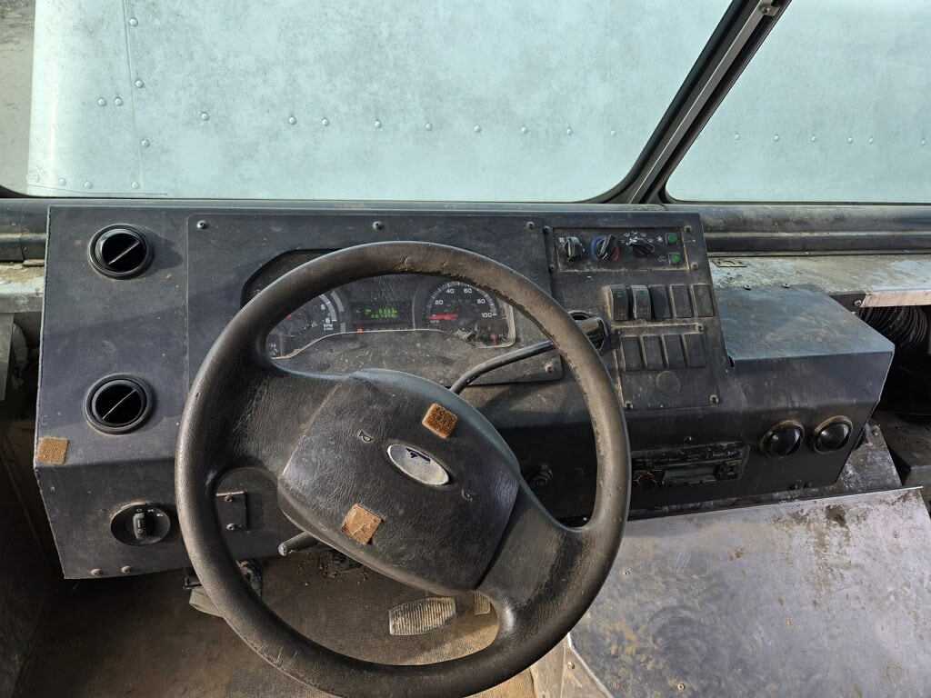 Ford Econoline E-350 Step Van, 2013 – 5.4L V8 Ready for Work - Image 13
