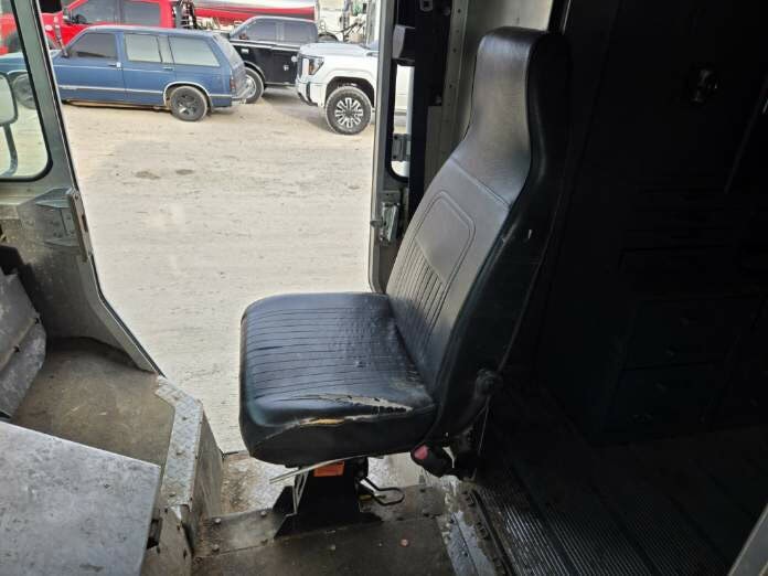 Ford Econoline E-350 Step Van, 2013 – 5.4L V8 Ready for Work - Image 18