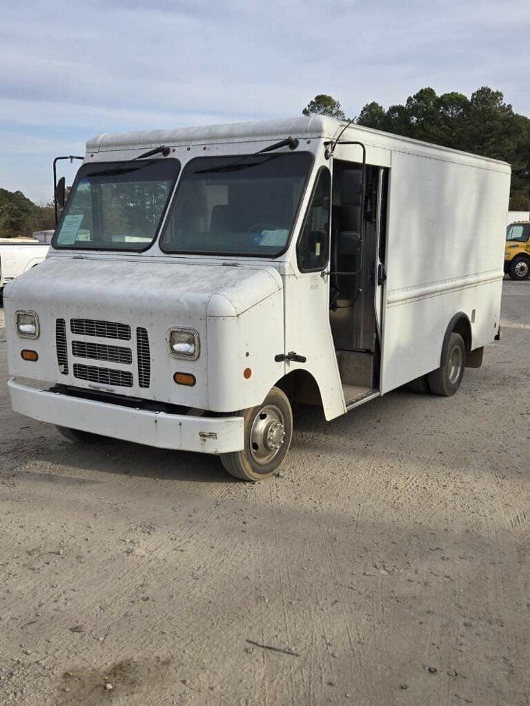 Ford Econoline E-350 Step Van, 2013 – 5.4L V8 Ready for Work - Image 20