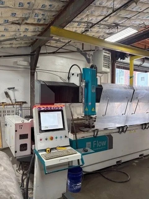 6.5' x 10' Flow Mach 3 3015 Waterjet, 2018 - 94,000 PSI, Low Hours, Well Maintained, Custom Guards, NEEDS TO MOVE