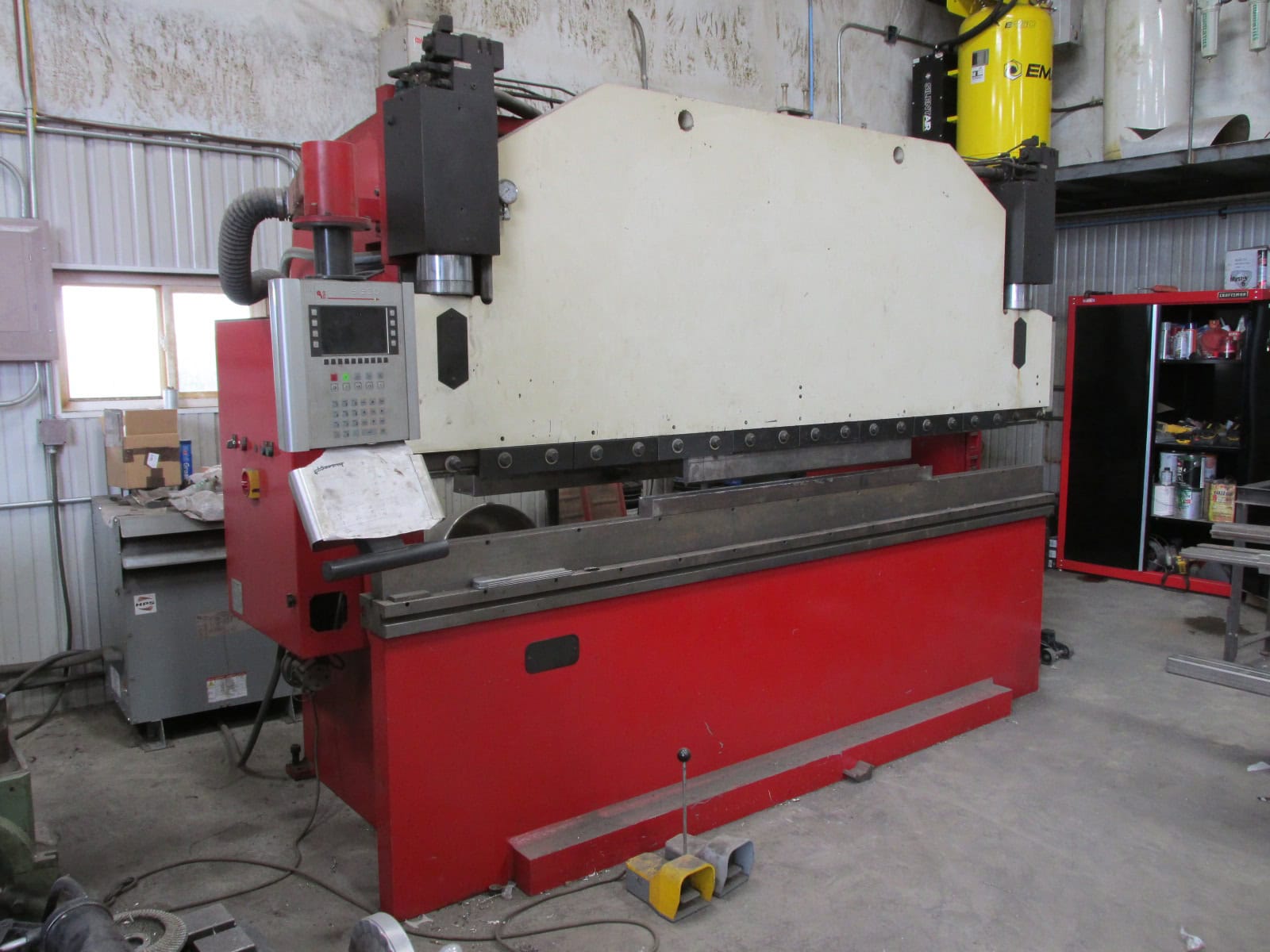 110 Ton x 10' Darley EHP 110–31/25 Hydraulic Press Brake, 1984 - Retrofit 2014