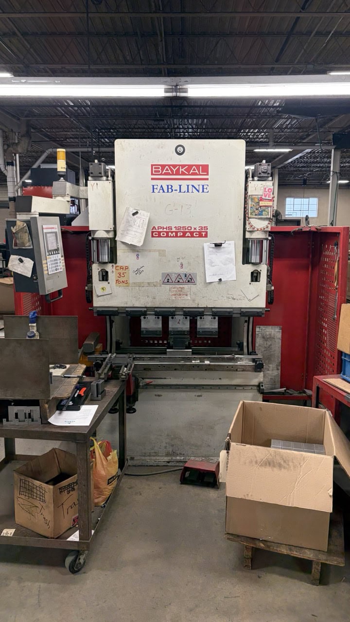 39 Ton x 4' Baykal APHS Hydraulic CNC Press Brake, 2008 - Programmable Backgauge