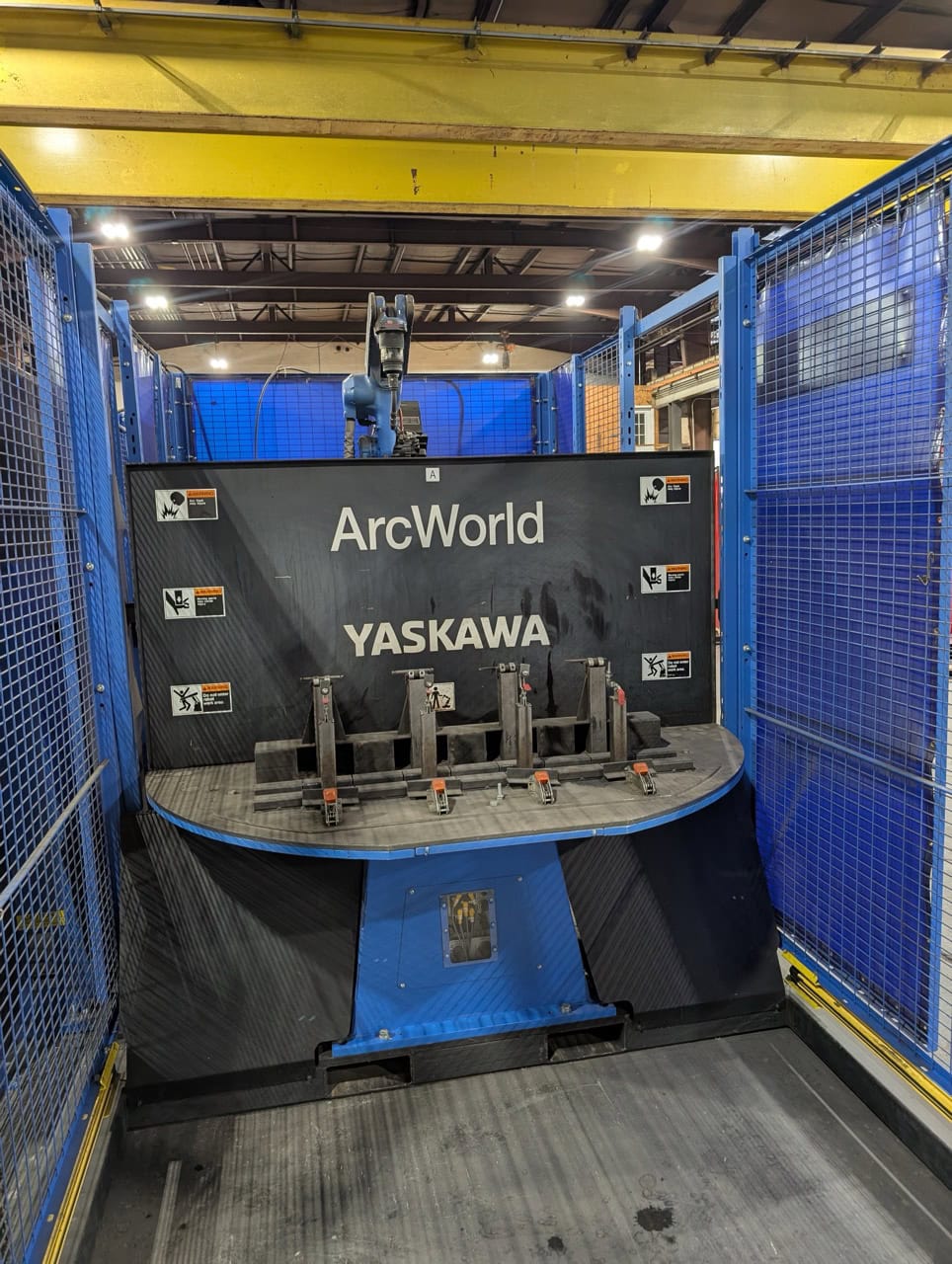Yaskawa Motoman ArcWorld System AW1000 Robotic Welding Cell, 2019 - AR1440 Robot, MSR655 Turntable Positioner