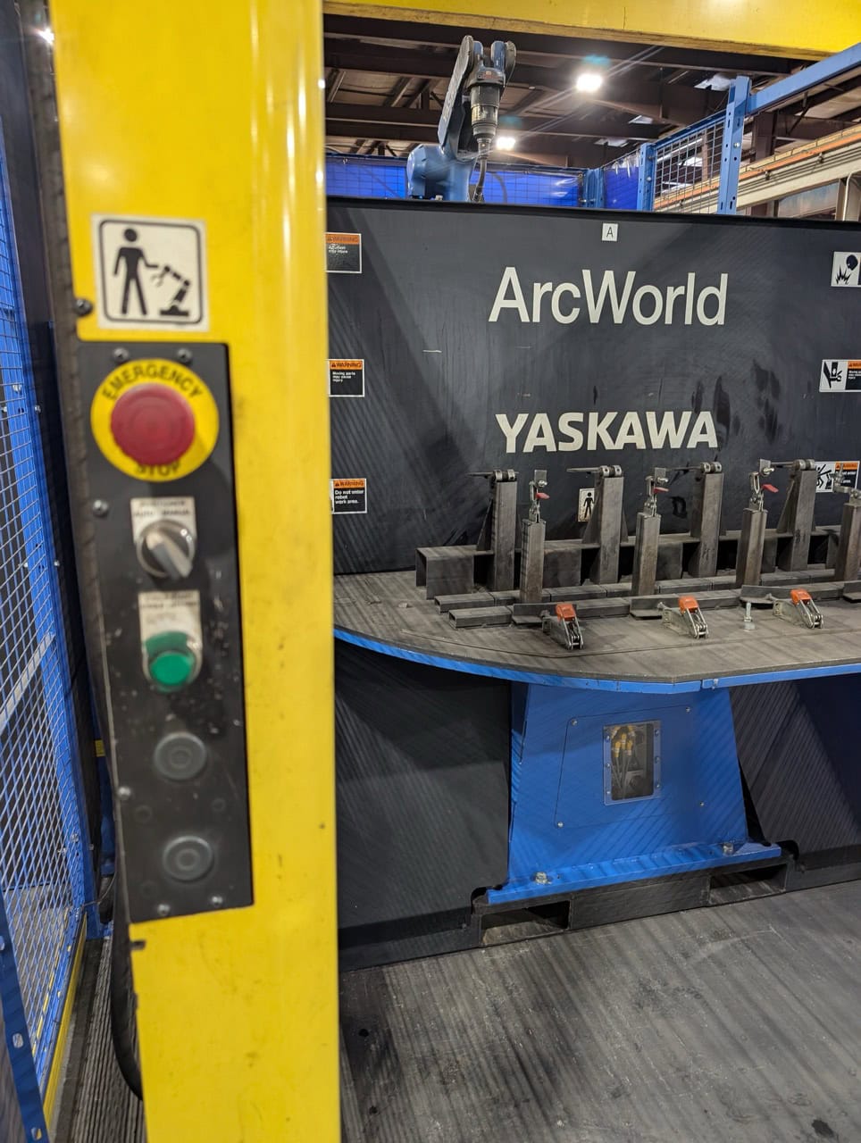 Yaskawa Motoman ArcWorld System AW1000 Robotic Welding Cell, 2019 - AR1440 Robot, MSR655 Turntable Positioner - Image 9