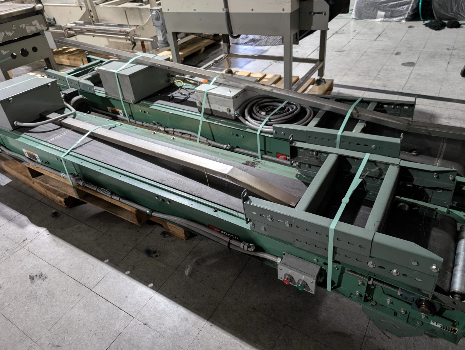 Texwrap 2410ISS Automatic Side Seal Shrink Wrapper with Texwrap ST-1322 Heat Tunnel, 2019 - Image 13