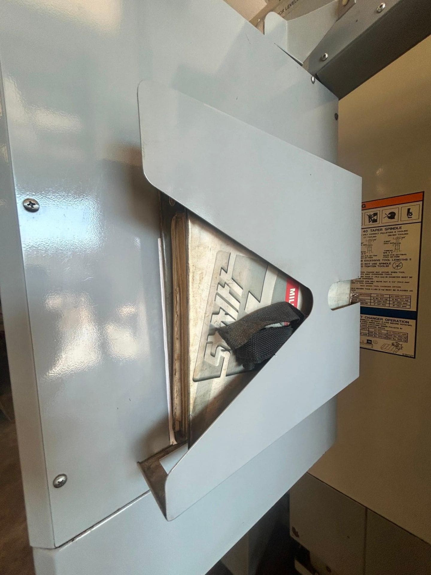 Haas EC-300 300mm CNC HMC, 2006 - Through Spindle Coolant, 8K Spindle - Image 16
