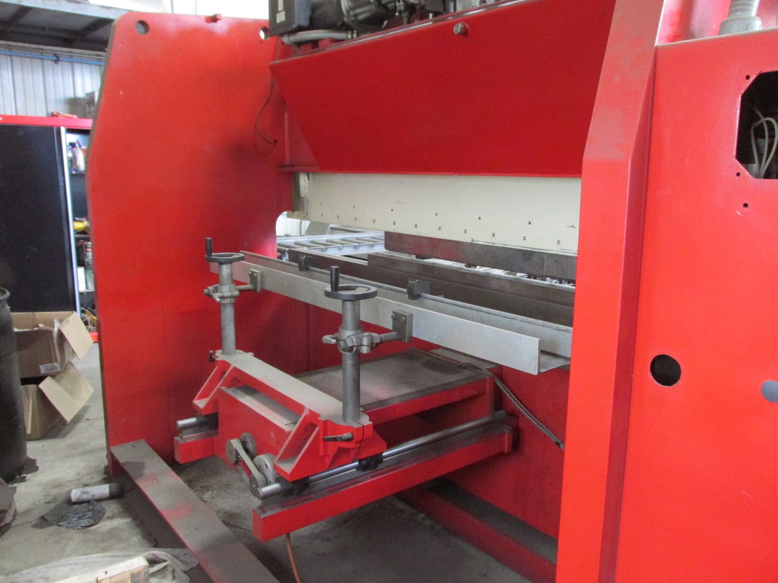 110 Ton x 10' Darley EHP 110–31/25 Hydraulic Press Brake, 1984 - Retrofit 2014 - Image 2