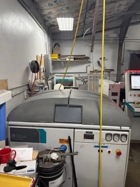 6.5' x 10' Flow Mach 3 3015 Waterjet, 2018 - 94,000 PSI, Low Hours, Well Maintained, Custom Guards, NEEDS TO MOVE - Image 7