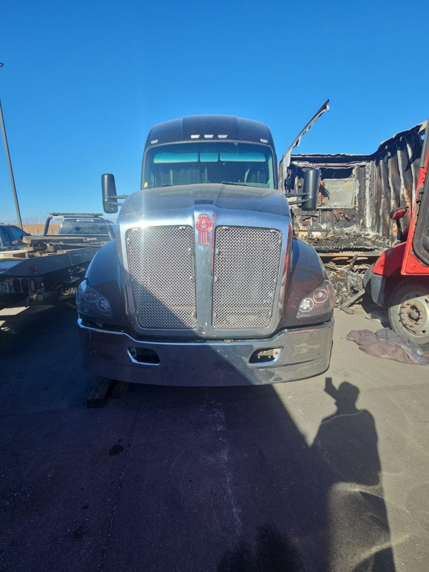 Kenworth T680 Sleeper Truck, 2019