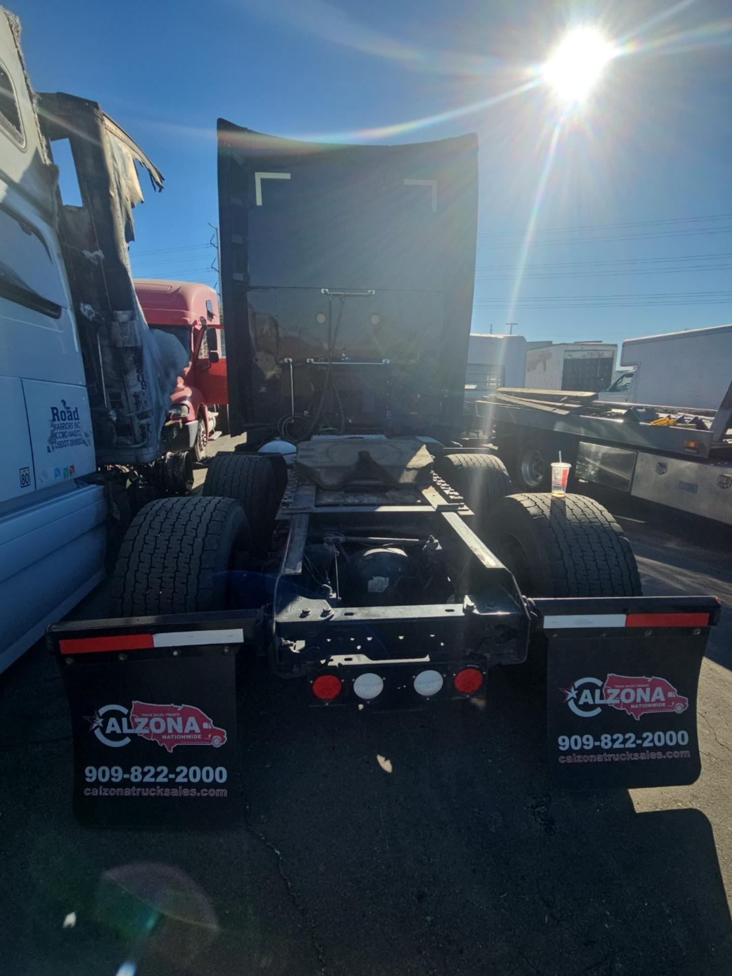 Kenworth T680 Sleeper Truck, 2019 - Image 2