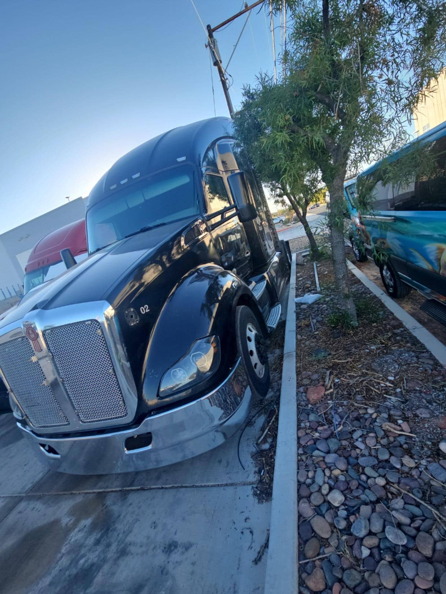 Kenworth T680 Sleeper Truck, 2019 - Image 5