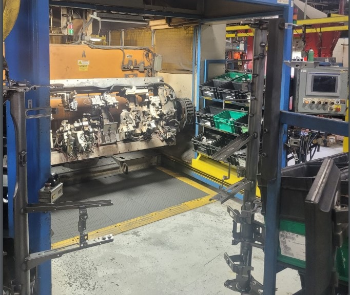 Panasonic Dual Robot Mig Weld Cell, 2014 - TA1600 Robot Arms - Image 3