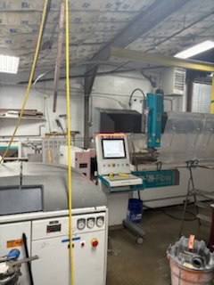 6.5' x 10' Flow Mach 3 3015 Waterjet, 2018 - 94,000 PSI, Low Hours, Well Maintained, Custom Guards, NEEDS TO MOVE - Image 10