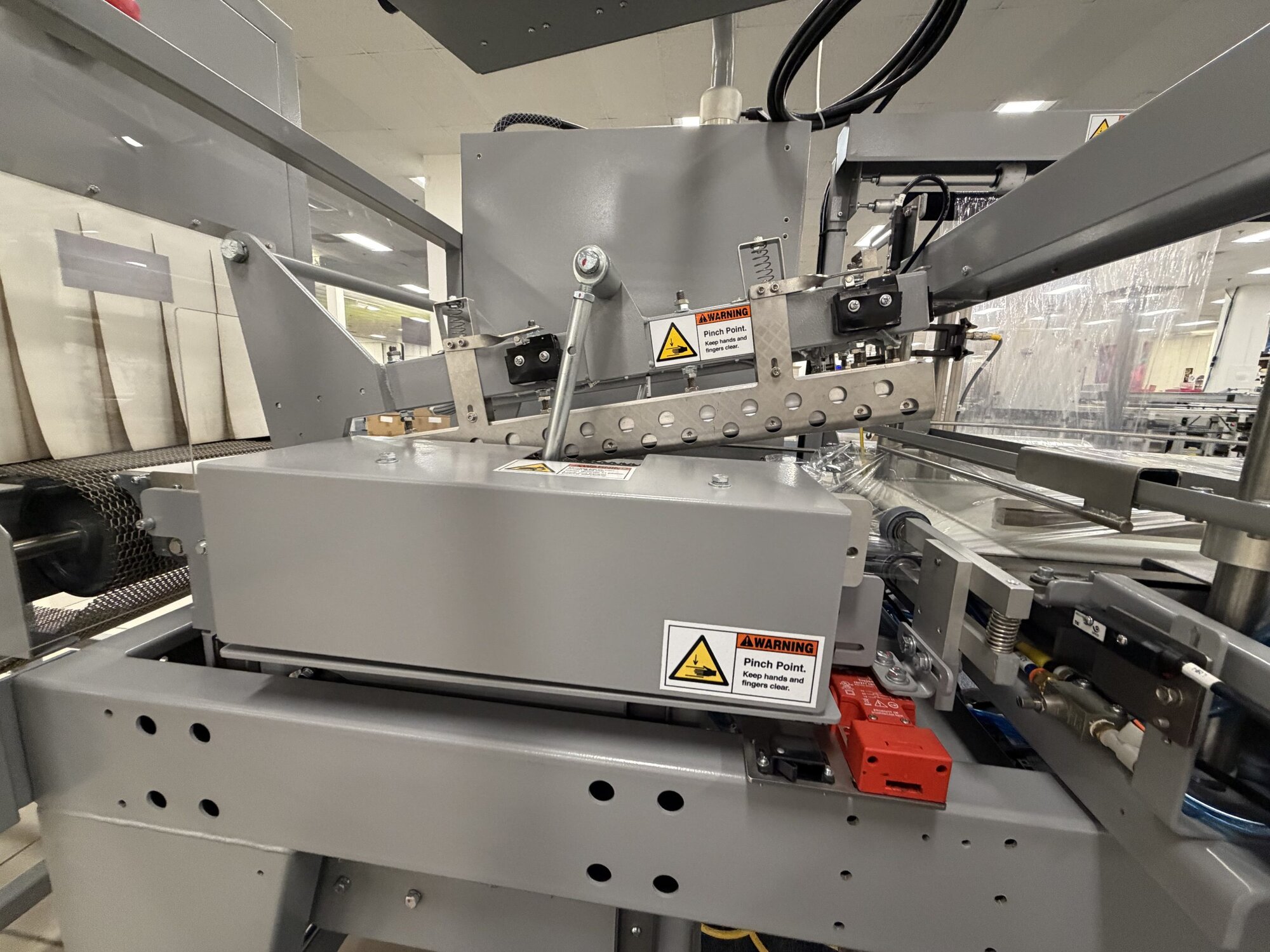 Texwrap 2219L-MTX23030 Fully Automatic In-line L-Bar Sealer and 1322 Single Chamber Shrink Tunnel, 2023 - Image 3