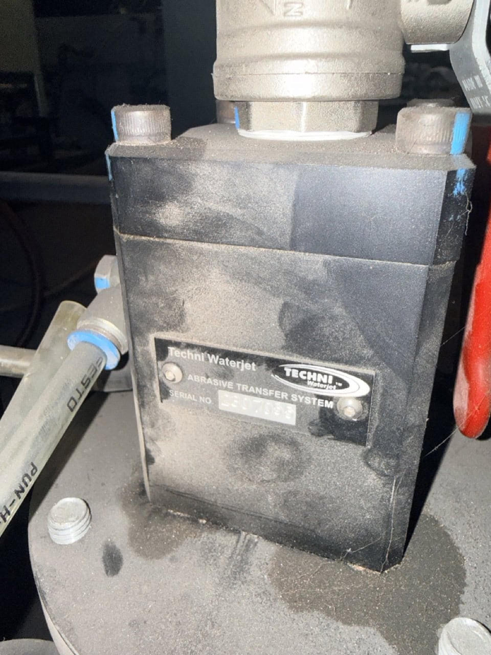 Techni Intec 1020-G2-11 CNC Water Jet, 2023 - 66,000PSI, 20' x 10' Table, 5 Axis Cutting Head - Image 4