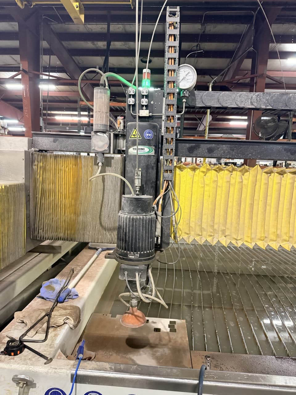Techni Intec 1020-G2-11 CNC Water Jet, 2023 - 66,000PSI, 20' x 10' Table, 5 Axis Cutting Head - Image 11