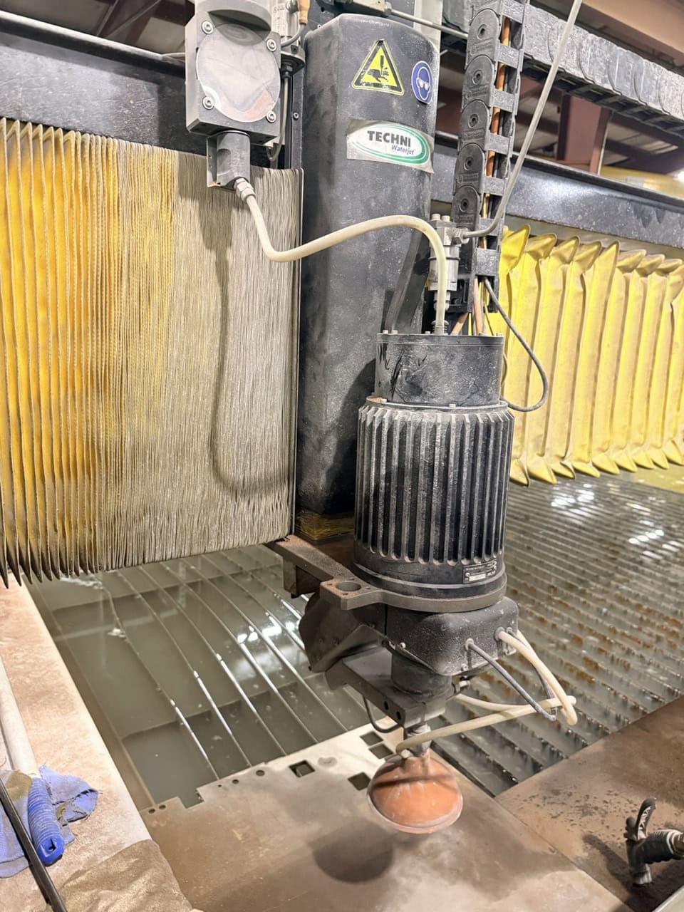 Techni Intec 1020-G2-11 CNC Water Jet, 2023 - 66,000PSI, 20' x 10' Table, 5 Axis Cutting Head - Image 13