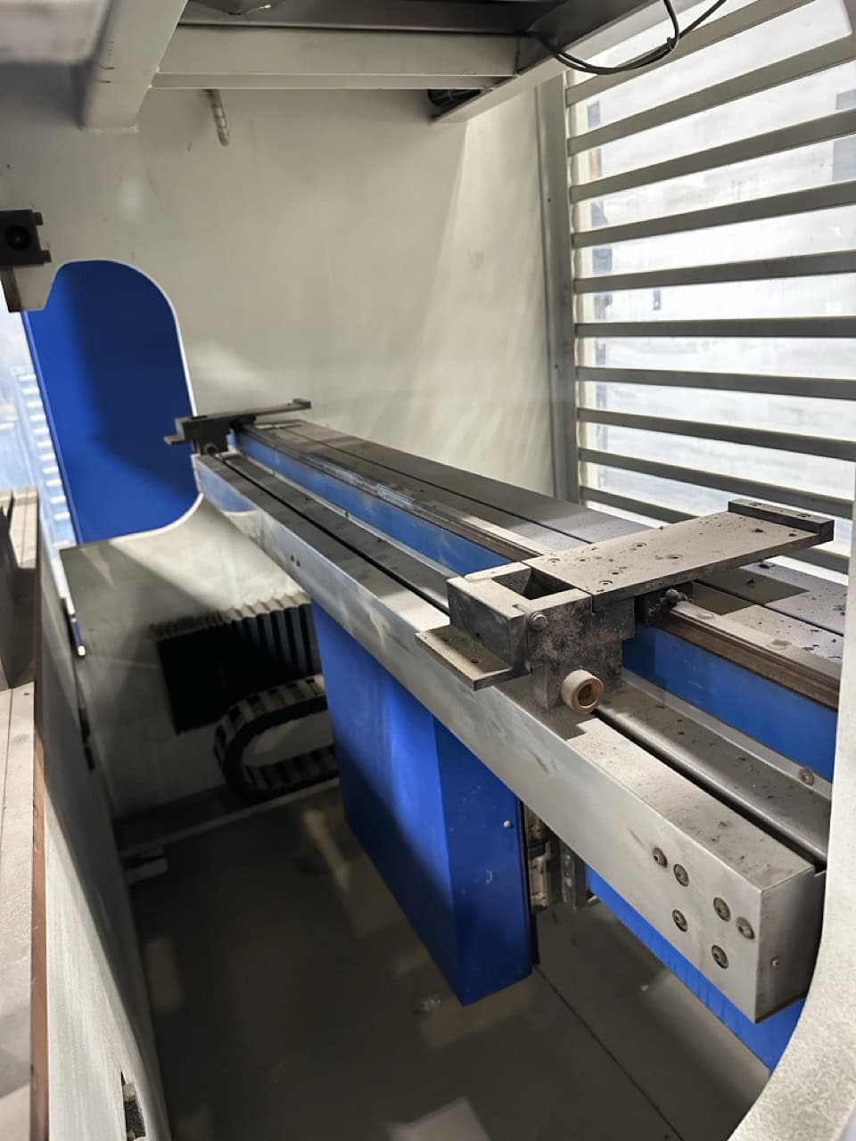 73 ton x 6.5' Trumpf 3066 CNC Press Brake, 2006-4 axis back gauge - Image 5