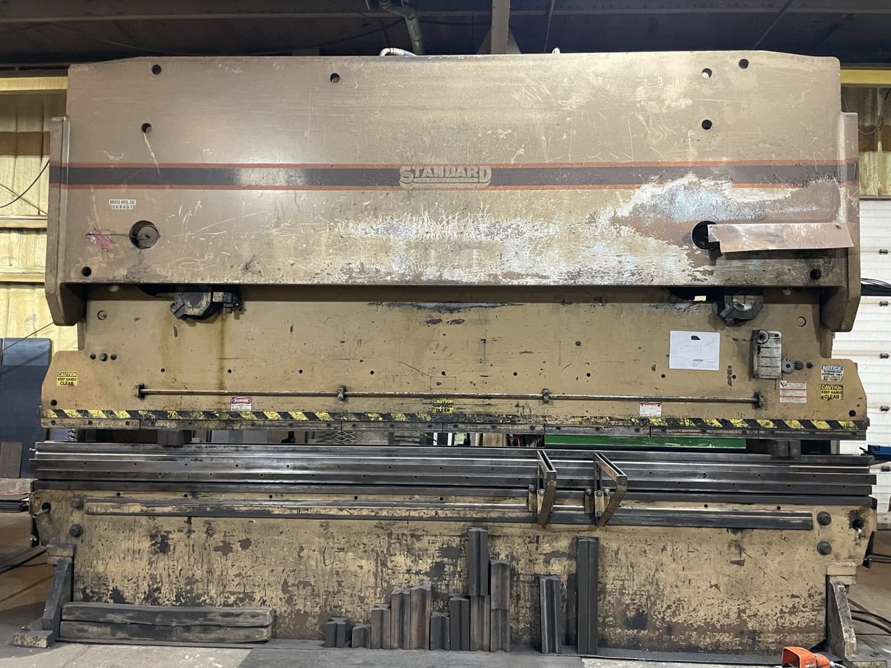 325 Ton x 16' Standard AB-325-16 CNC Press Brake, 1994 - Automec CNC Control (2 years old) Back Gauge, Tooling Included, Pit Required - Image 7