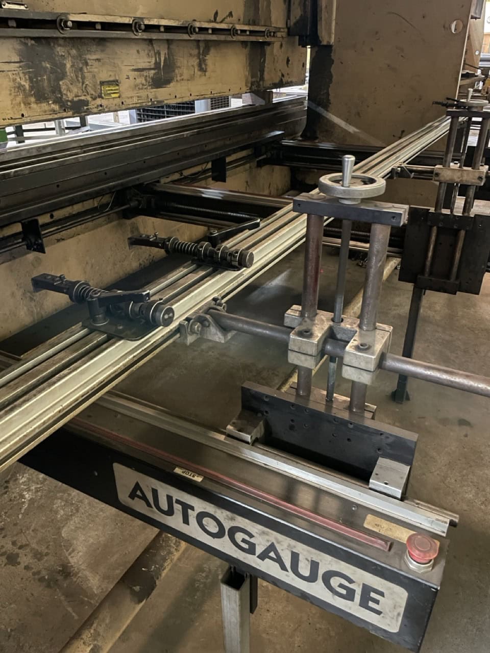 325 Ton x 16' Standard AB-325-16 CNC Press Brake, 1994 - Automec CNC Control (2 years old) Back Gauge, Tooling Included, Pit Required - Image 11