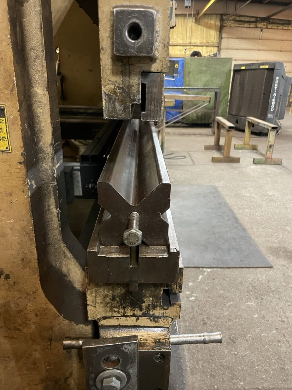 325 Ton x 16' Standard AB-325-16 CNC Press Brake, 1994 - Automec CNC Control (2 years old) Back Gauge, Tooling Included, Pit Required - Image 14
