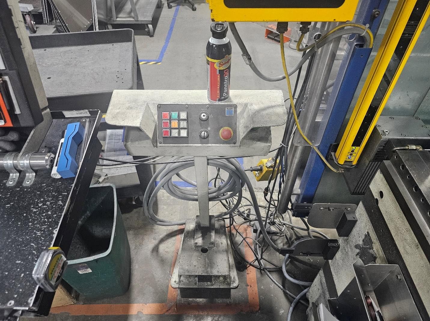 220 Ton x 13' Trumpf Trumabend V200 CNC Press Brake, 2005 - Image 6