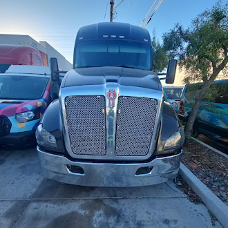 Kenworth T680 Sleeper Truck, 2019 - Image 8