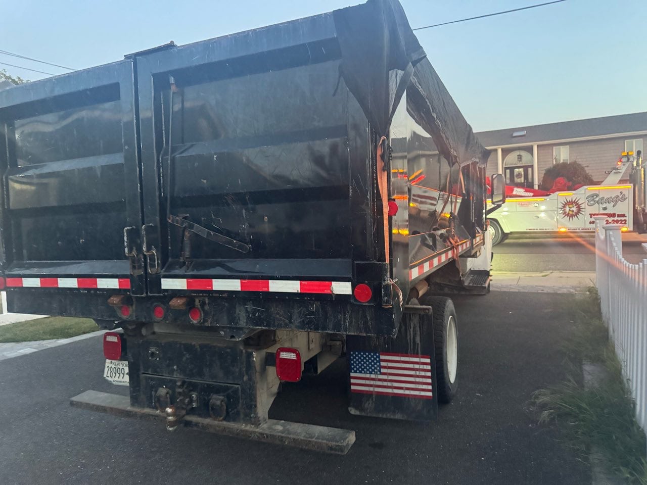 GMC C5500 Dump Truck, 2005 - Diesel, Swing Doors - Image 3