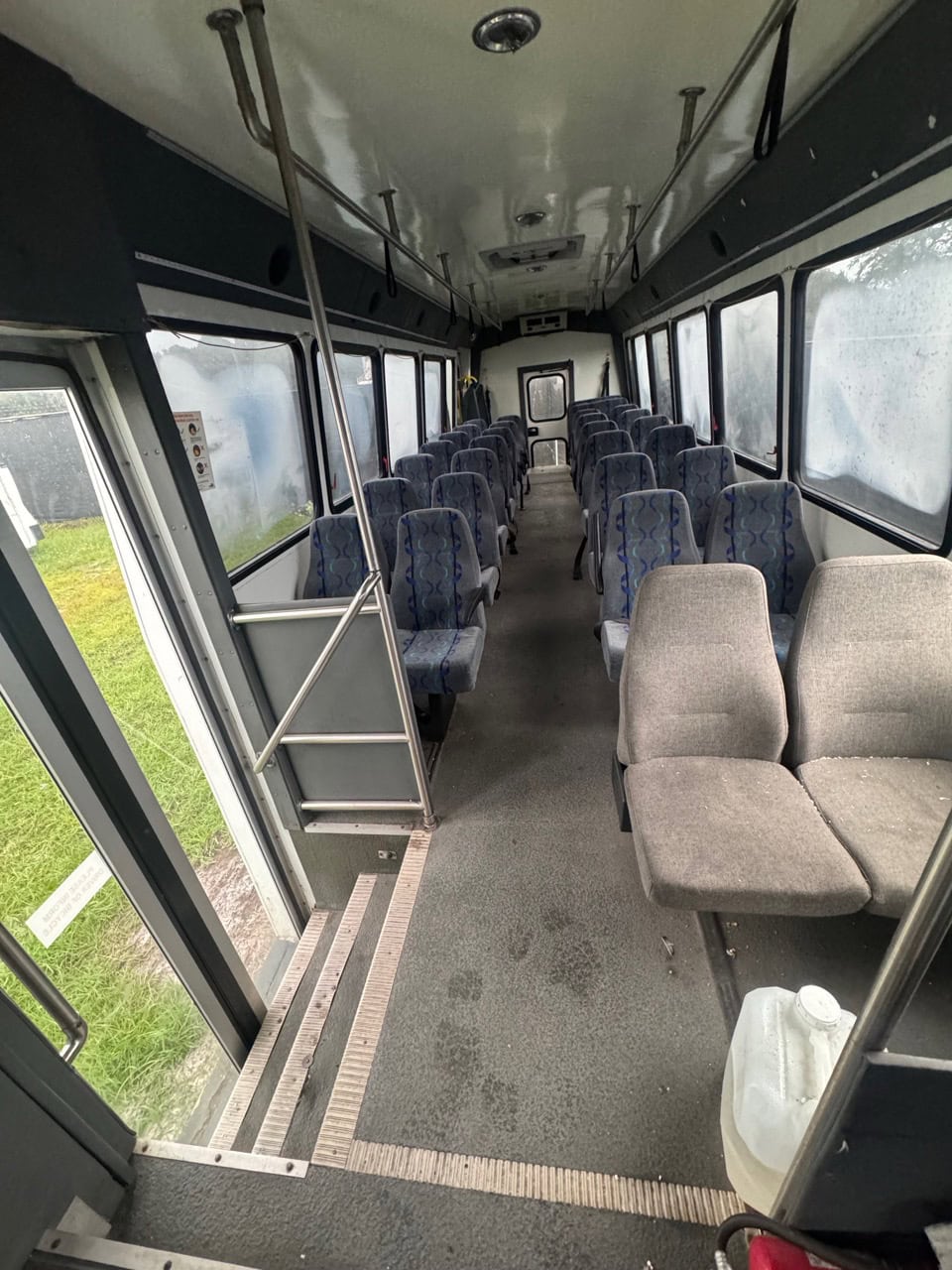 Freightliner M2 106 Shuttle Bus, 2009 - Commercial Shuttle Bus - Image 6
