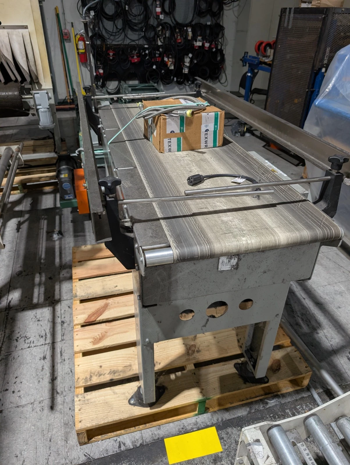 Texwrap 2410ISS Automatic Side Seal Shrink Wrapper with Texwrap ST-1322 Heat Tunnel, 2019 - Image 18