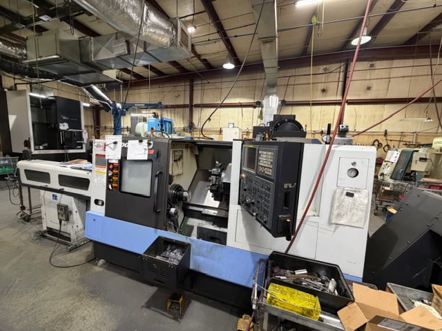 Doosan Puma 240C CNC Lathe, 2013 - LNS Barfeed, Royal Collet Chuck, LNS Chip Conveyor
