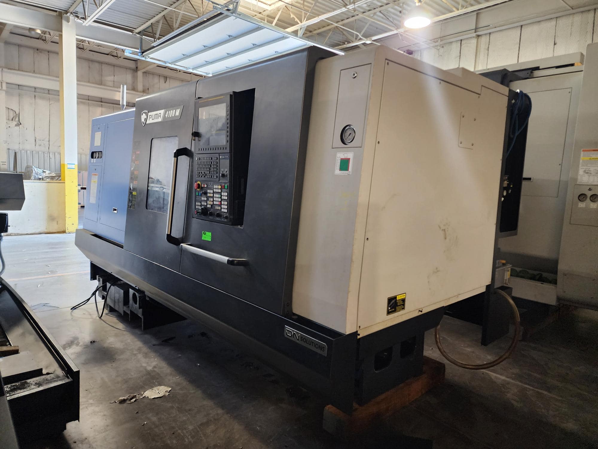 Doosan Puma 4100MB CNC Lathe, 2022 - Live Tooling, Tailstock, Tool Presetter