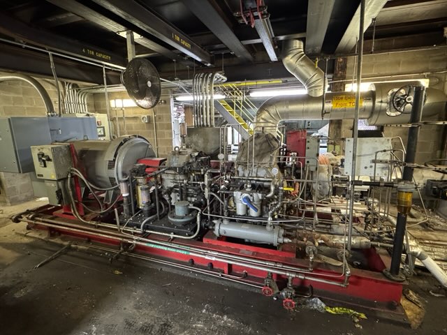 Marathon MagnaMax 930 kW (4160 V) Synchronous Generator Set with Lufkin NM1000C Gear Drive, 2011 Skid‑Mounted