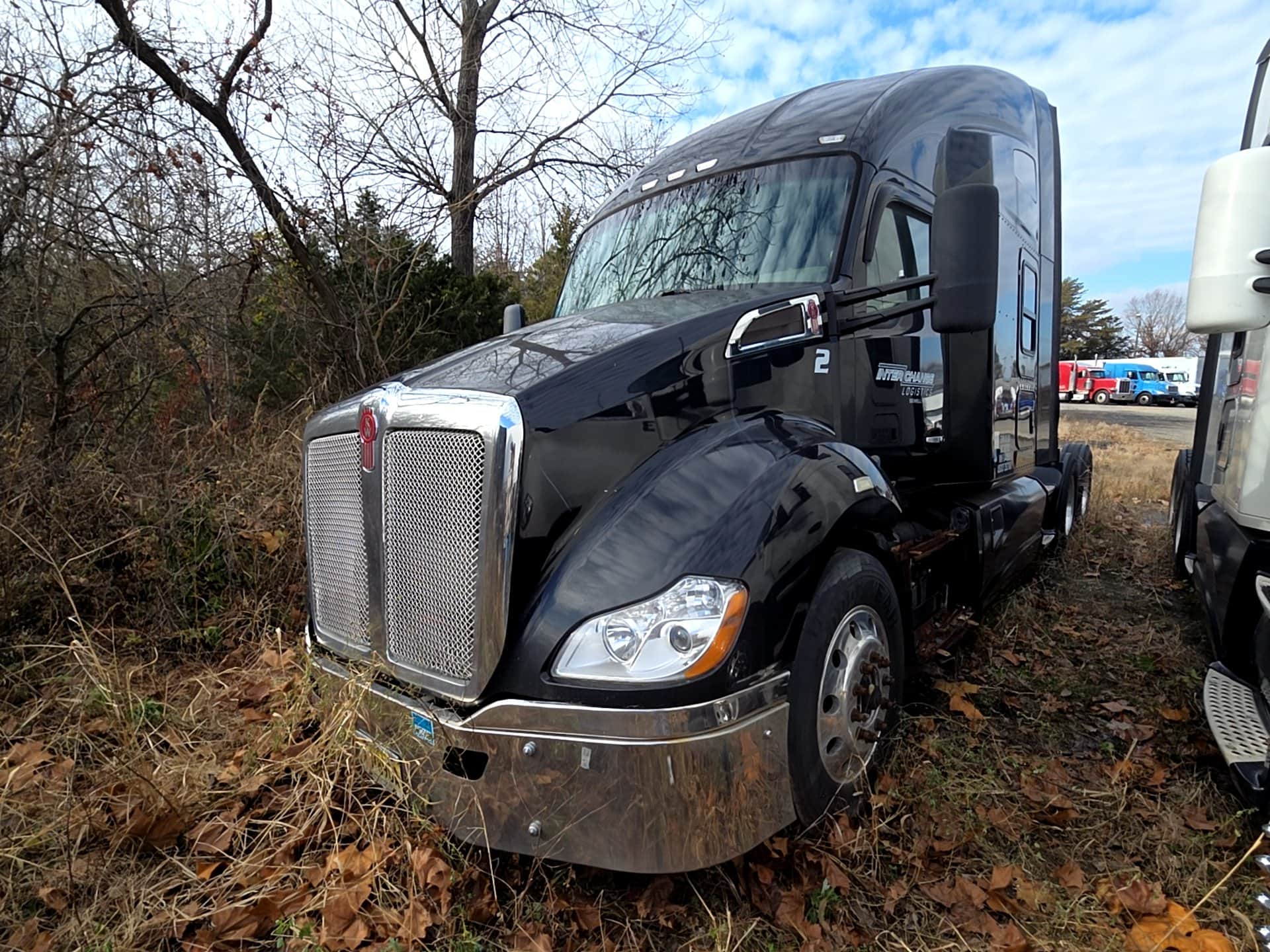 Kenworth T680 Sleeper Truck, 2015 - PACCAR MX-13, Automated Transmission, 76" Sleeper